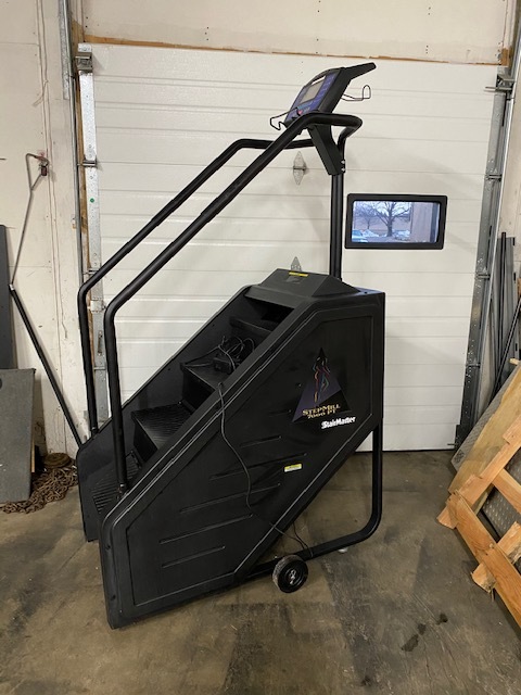 Stairmaster PT 7000 Stepmill. Commercial unit C40 console. Gearhead Fitness Auction K BID