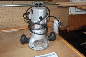 lot 15 image: Craftsman Fixed Router 320.17541