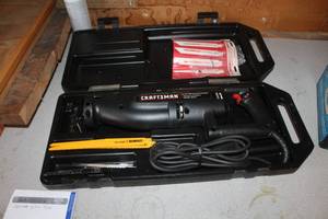lot 22 image: Craftsman Reciprocating Saw 315.171080 with Case
