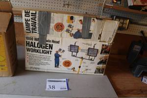 lot 38 image: Twin-Head Worklight 1000W