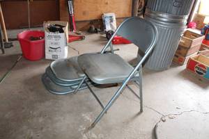 lot 67 image: Lot of (4) Metal Folding Chairs