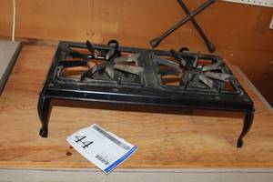 lot 44 image: Dual Gas Burner Assembly