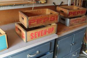 lot 82 image: Lot of (2) Vintage Pepsi-ColaSeven-Up Wooden Soda Pop Bottle Crates