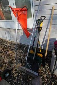 lot 62 image: Lot of (8) Snow Tools - Snow Shovels (x5), Snow Chopper (x1), Roof Rake (x2)