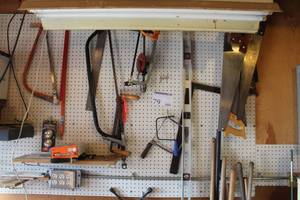 lot 79 image: Tree Saws, Hack Saws, Miter Box & Corner Splicing Clamp, Hand Saws, Levels, Squares