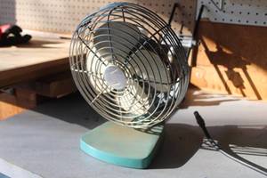lot 91 image: Vintage Table Cage Fan