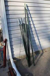 lot 117 image: Lot of (7) Metal Fence Posts