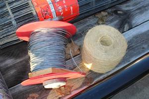 lot 106 image: Bale of Twine, Reel of Electric Fence Wire
