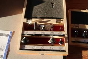 lot 139 image: Router Bit 7-Piece Set with Wood Case