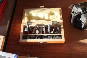 lot 138 image: Router Bit 6-Piece Set with Wood Case