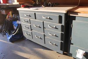 lot 147 image: Rolling Workstation 10-Drawer