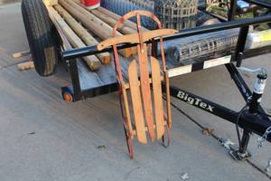 lot 133 image: Vintage Wood Deck Metal Frame Snow Sled