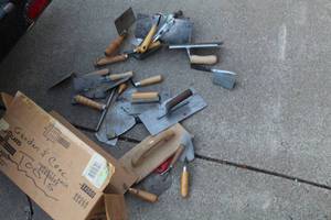 lot 100 image: Trowels, Corner Trowels, Masonry Tools