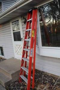 lot 6 image: Keller Heavy Duty Industrial 8 Fiberglass Step Ladder 978