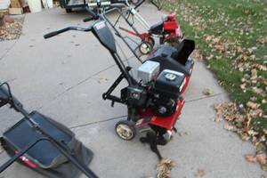 lot 4 image: Craftsman 24 Front Tine Tiller 900 Series 917.299011