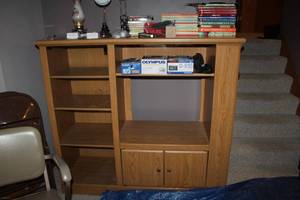 lot 154 image: Wood Entertainment Center