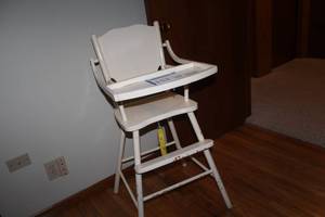 lot 151 image: Vintage Childrens High Chair