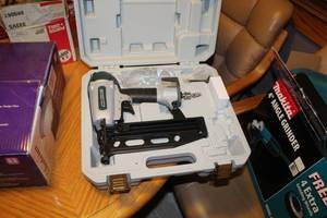 lot 175 image: Masterforce Straight Finish Nailer with Case