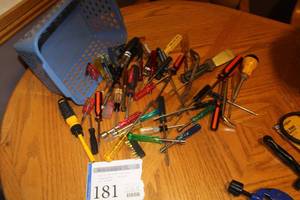 lot 181 image: Screwdrivers, Nutdrivers, Pry Bars, Misc. Hand Tools