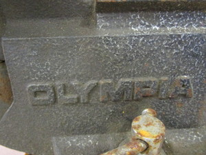 lot 51 image: 6 Bench Vise