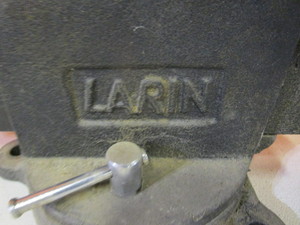 lot 52 image: 5 Bench Vise