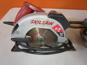 lot 61 image: Skill Saws