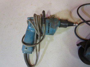 lot 64 image: Makita Grinder & Drywall Screw Gun