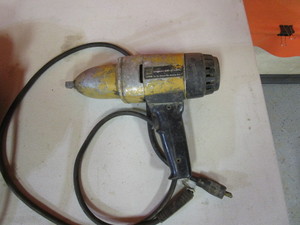 lot 66 image: 7 Grinder & 12 Electric Impact