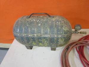 lot 86 image: Air Hoses & Air Tank