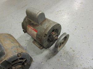 lot 101 image: Electric Motors