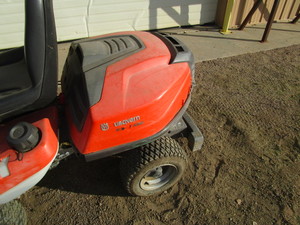 lot 1 image: Husqvarna 48 Lawnmower