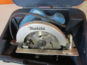 lot 25 image: Makita Skill Saw