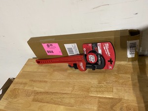 lot 11 image: MILWAUKEE 18 IN. STEEL PIPE WRENCH NOT USED SEE PICS