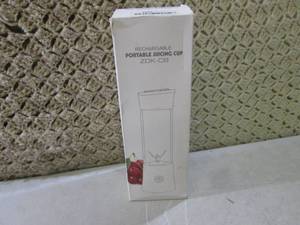 lot 22 image: Rechargable Portable Juicing Cup  E...