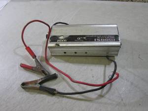 lot 38 image: Doxin 1500 Watt Power Inverter  BS...