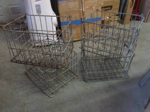 lot 48 image: Lot of 4 Vintage Metal Milk Bottle ...