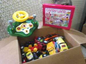 lot 55 image: Box Full of Assorted Toy CarsTruck...