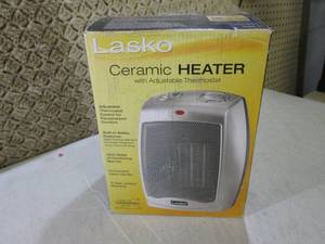 lot 78 image: Lasko Ceramic Heater  CS...