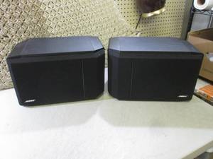 lot 80 image: Pair of Bose 301 Series IV DirectR...