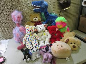 lot 86 image: Lot of Assorted Plush Animals New w...