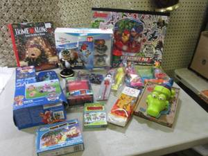 lot 89 image: Assorted Toys  A-4...