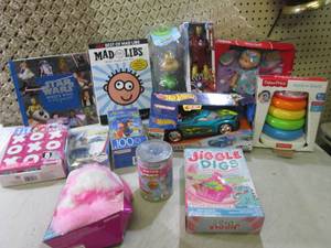 lot 90 image: Assorted Toys  A-4...