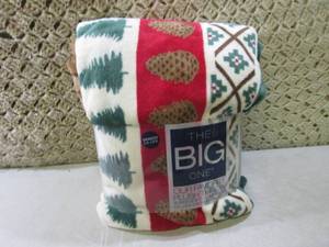 lot 101 image: The Big One Plush Throw  D-2...