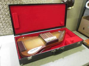 lot 102 image: Vintage Guitaro by Oscar Schmidt Au...