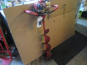 lot 114 image: Tecumseh Power Drill 8 Ice Auger w...