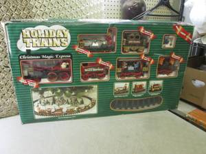 lot 142 image: Holiday Trains Christmas Magic Expr...