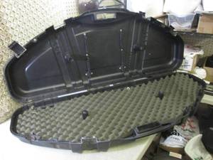 lot 162 image: Compound Bow Hard Shell Case Plano ...