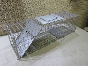 lot 171 image: Advantek Live Trap 24 x 7 12 x 7...