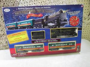 lot 209 image: North Pole Express Train Set  EW5...