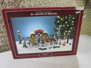 lot 212 image: Skating Pond Christmas Decor  D-3...